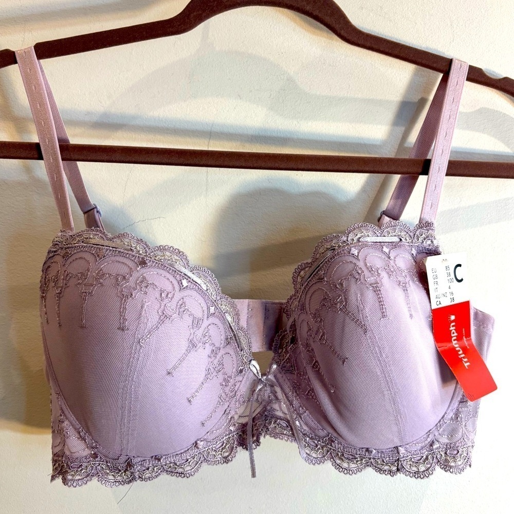 TRIUMPH Sz 38C Bra Balconette Lavender Victorian Lace Underwire Padded NEW